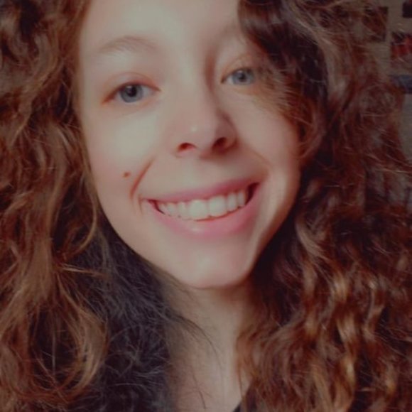 Meet your Posher, Nicole - Picture 1 of 2